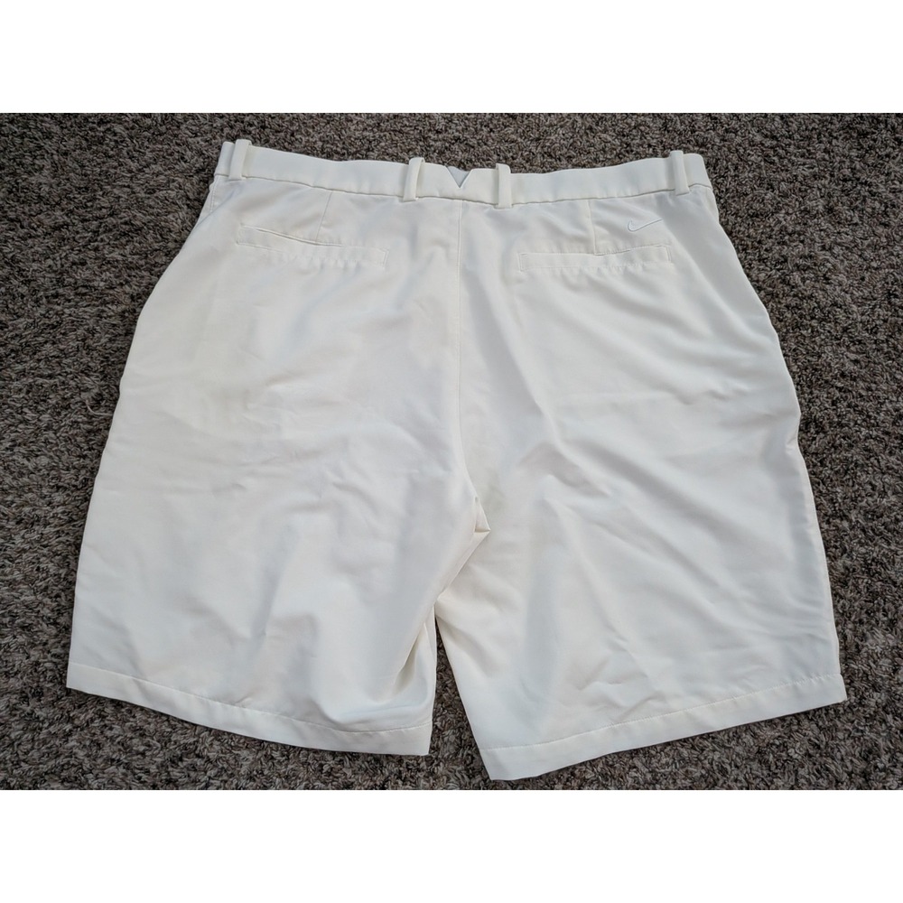 Nike Golf Shorts Mens Sz 40 White Dri-Fit Standard Fit Chino Casual CU9740-100 - Picture 2 of 12